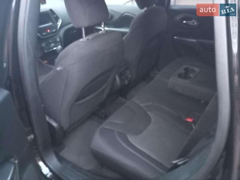 Внедорожник / Кроссовер Jeep Cherokee 2018 в Кременчуге