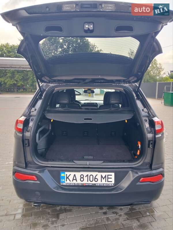 Внедорожник / Кроссовер Jeep Cherokee 2017 в Барышевке