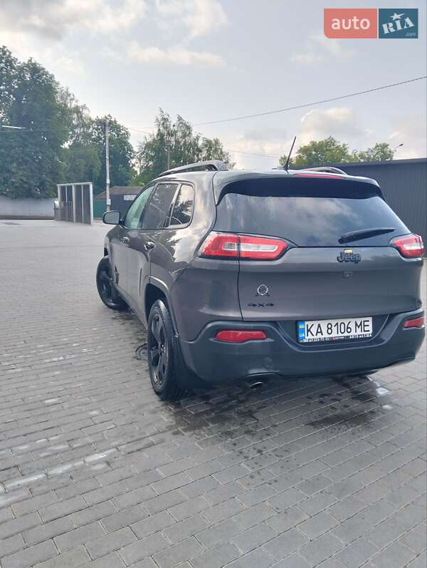 Внедорожник / Кроссовер Jeep Cherokee 2017 в Барышевке