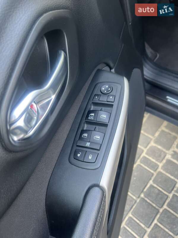 Внедорожник / Кроссовер Jeep Cherokee 2017 в Барышевке