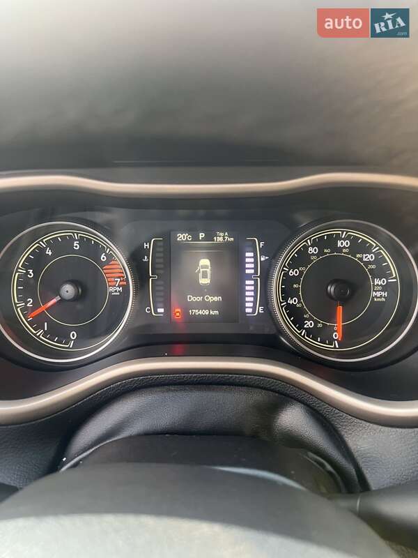 Внедорожник / Кроссовер Jeep Cherokee 2017 в Барышевке