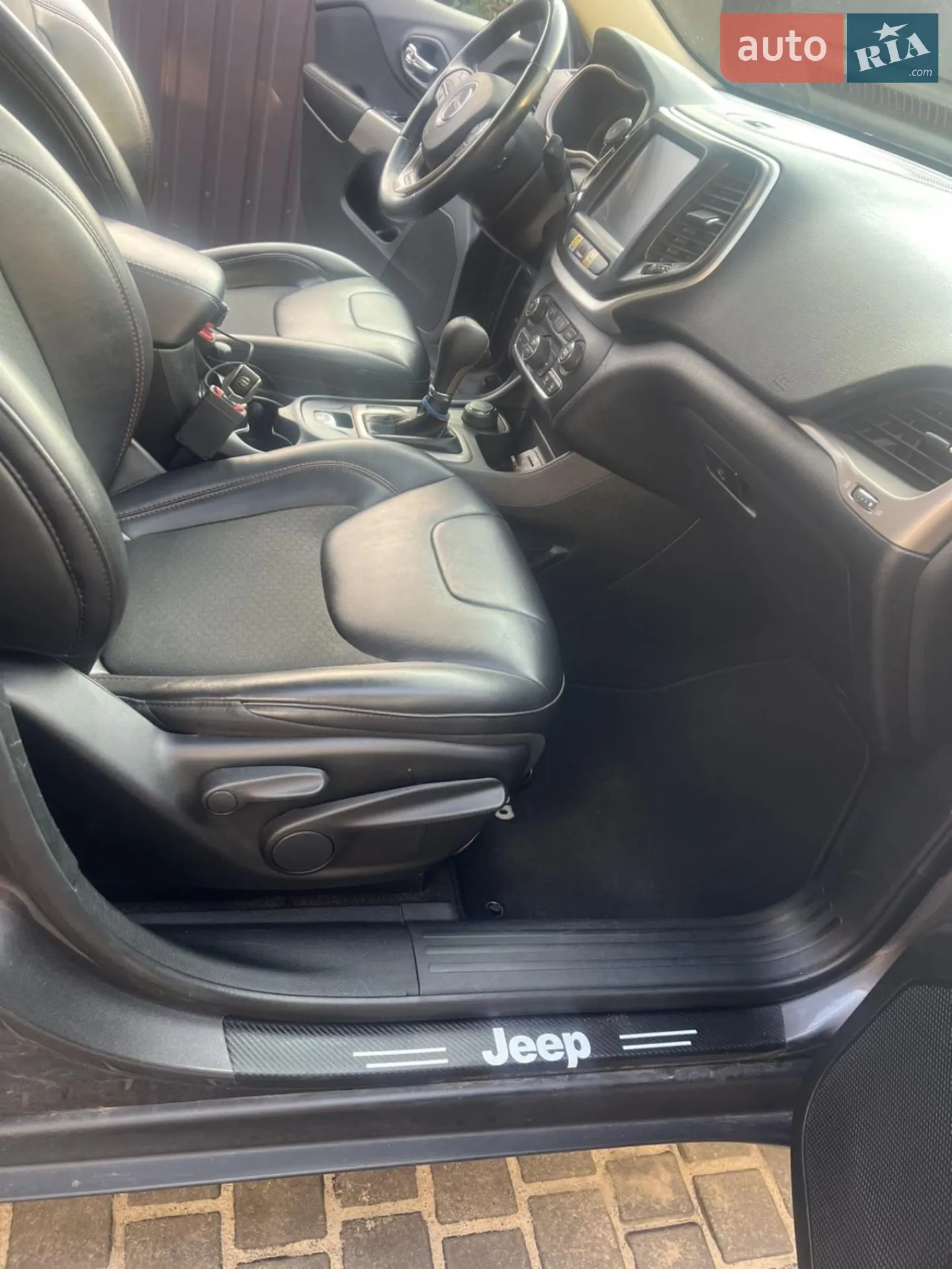2017 Jeep Cherokee - мініатюра 24