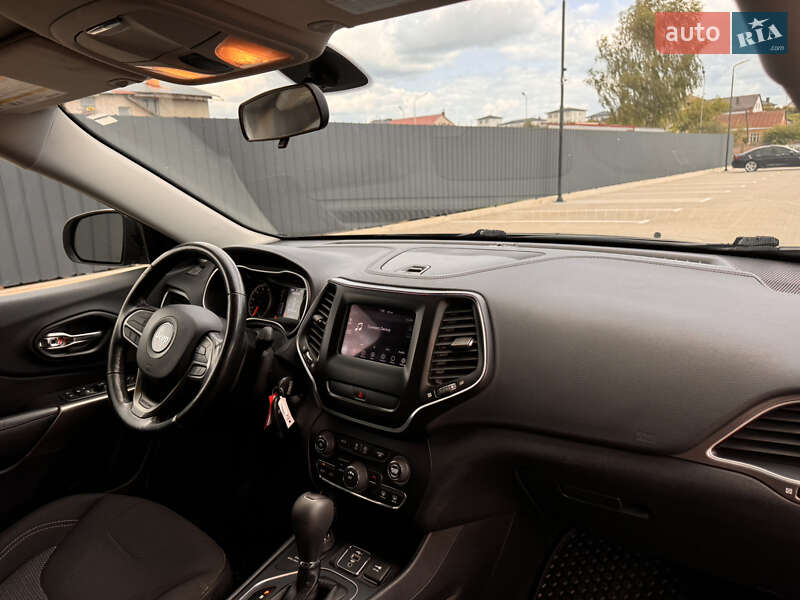 Позашляховик / Кросовер Jeep Cherokee 2020 в Луцьку
