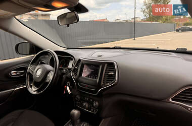 Внедорожник / Кроссовер Jeep Cherokee 2020 в 