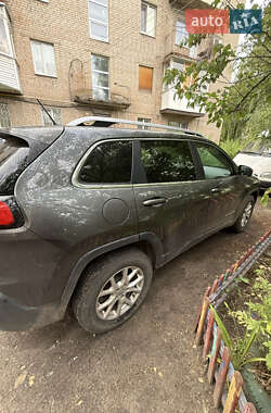 Внедорожник / Кроссовер Jeep Cherokee 2015 в 