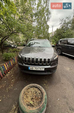 Внедорожник / Кроссовер Jeep Cherokee 2015 в 