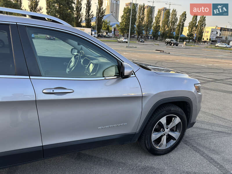 Позашляховик / Кросовер Jeep Cherokee 2018 в Києві