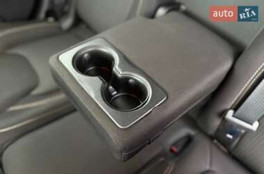 Внедорожник / Кроссовер Jeep Cherokee 2015 в 