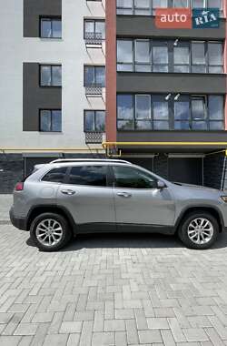 Внедорожник / Кроссовер Jeep Cherokee 2018 в 