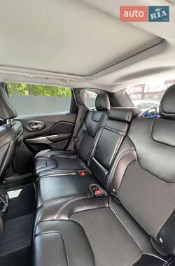 Внедорожник / Кроссовер Jeep Cherokee 2018 в 