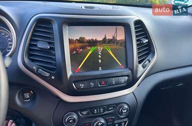 Внедорожник / Кроссовер Jeep Cherokee 2015 в 