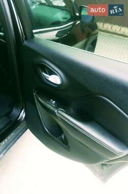 Внедорожник / Кроссовер Jeep Cherokee 2013 в 