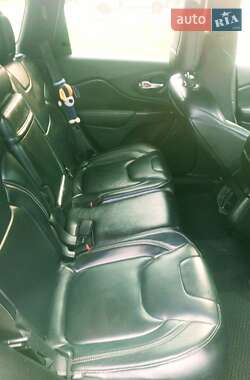 Внедорожник / Кроссовер Jeep Cherokee 2013 в 