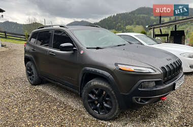 Позашляховик / Кросовер Jeep Cherokee 2016 в Верховині