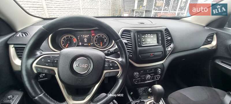 Внедорожник / Кроссовер Jeep Cherokee 2016 в Чернигове