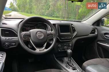 Внедорожник / Кроссовер Jeep Cherokee 2018 в 