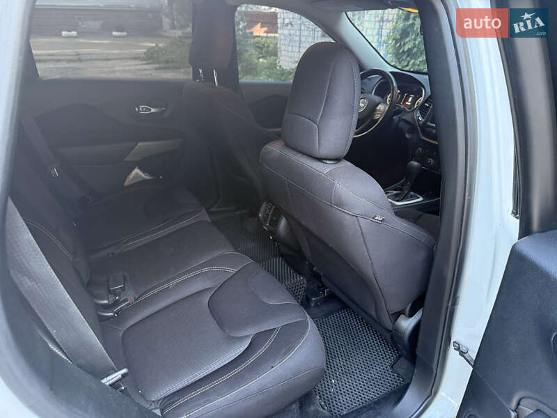 Внедорожник / Кроссовер Jeep Cherokee 2017 в Херсоне