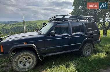Внедорожник / Кроссовер Jeep Cherokee 2001 в 