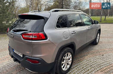 Внедорожник / Кроссовер Jeep Cherokee 2015 в 