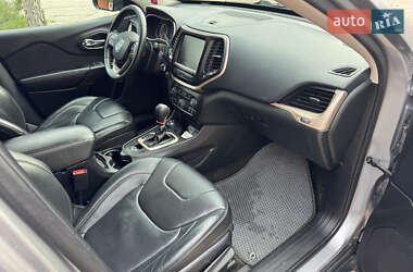 Внедорожник / Кроссовер Jeep Cherokee 2015 в 