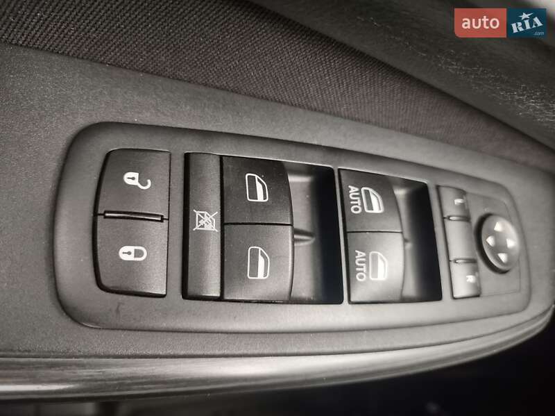 Внедорожник / Кроссовер Jeep Cherokee 2015 в Прилуках