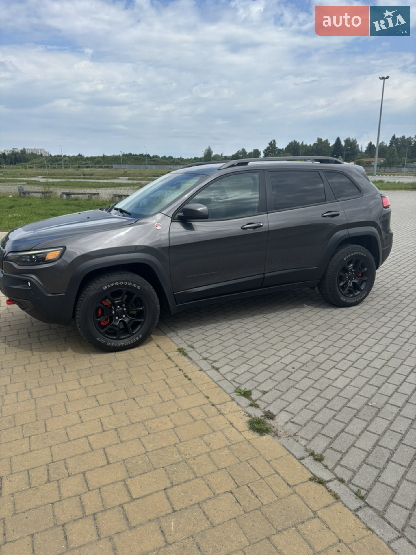 2020 Jeep Cherokee - мініатюра 8