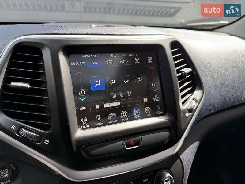 Позашляховик / Кросовер Jeep Cherokee 2015 в Львові