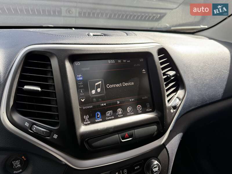 Позашляховик / Кросовер Jeep Cherokee 2015 в Львові