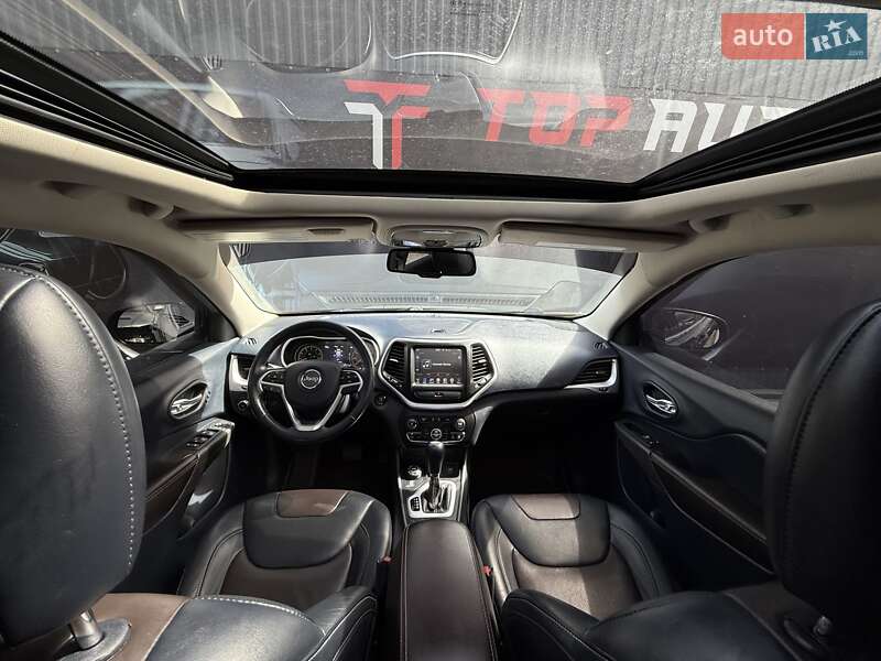 Позашляховик / Кросовер Jeep Cherokee 2015 в Львові