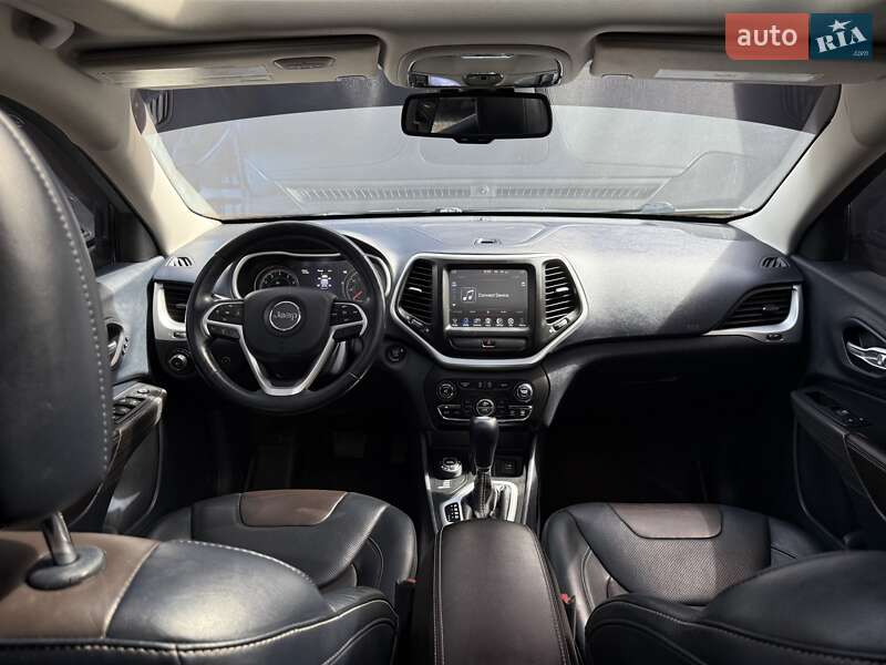 Позашляховик / Кросовер Jeep Cherokee 2015 в Львові