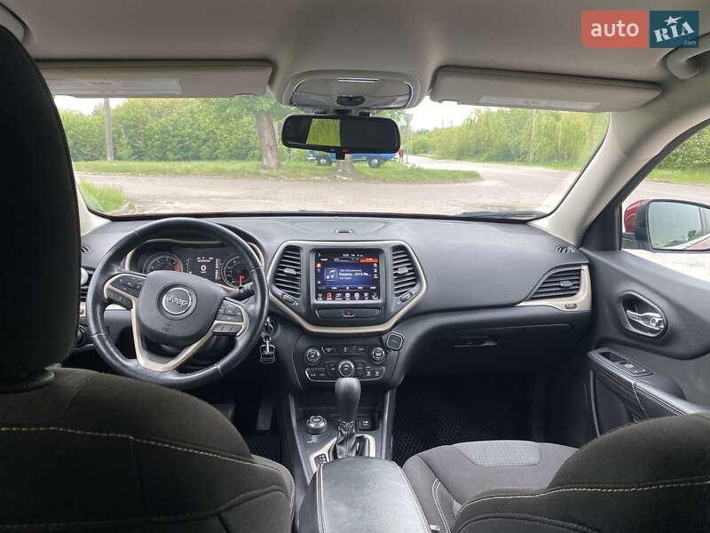 Внедорожник / Кроссовер Jeep Cherokee 2016 в Вышгороде