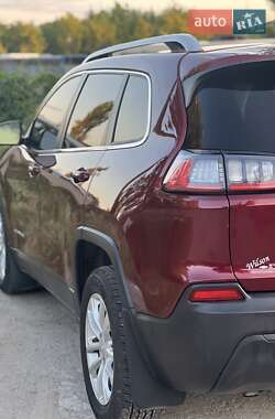 Позашляховик / Кросовер Jeep Cherokee 2019 в 