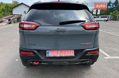 Внедорожник / Кроссовер Jeep Cherokee 2014 в 