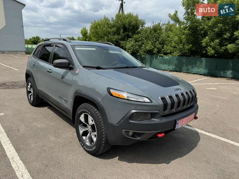 Внедорожник / Кроссовер Jeep Cherokee 2014 в 