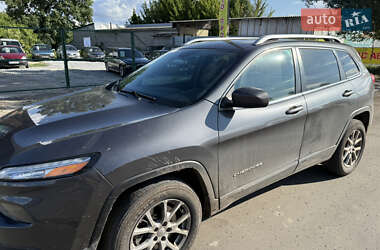 Внедорожник / Кроссовер Jeep Cherokee 2015 в 