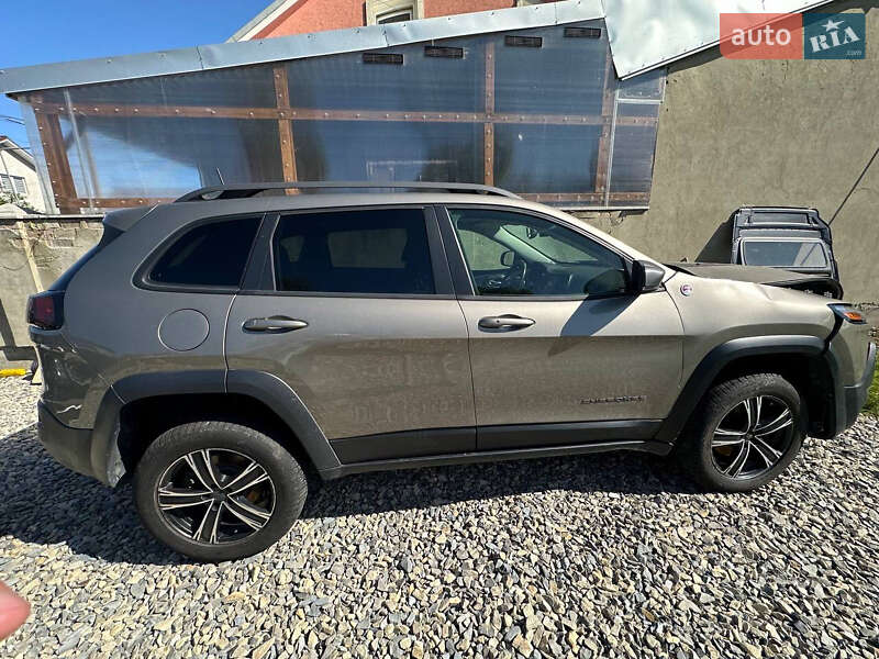 Jeep Cherokee 2016