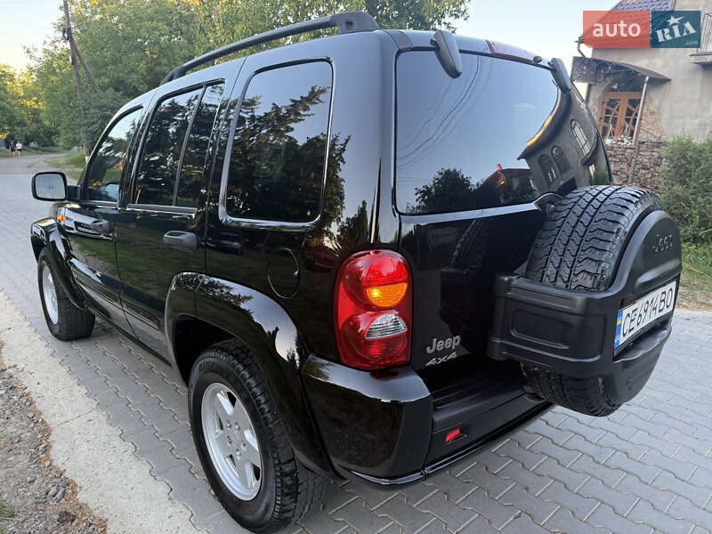 Позашляховик / Кросовер Jeep Cherokee 2003 в Чернівцях