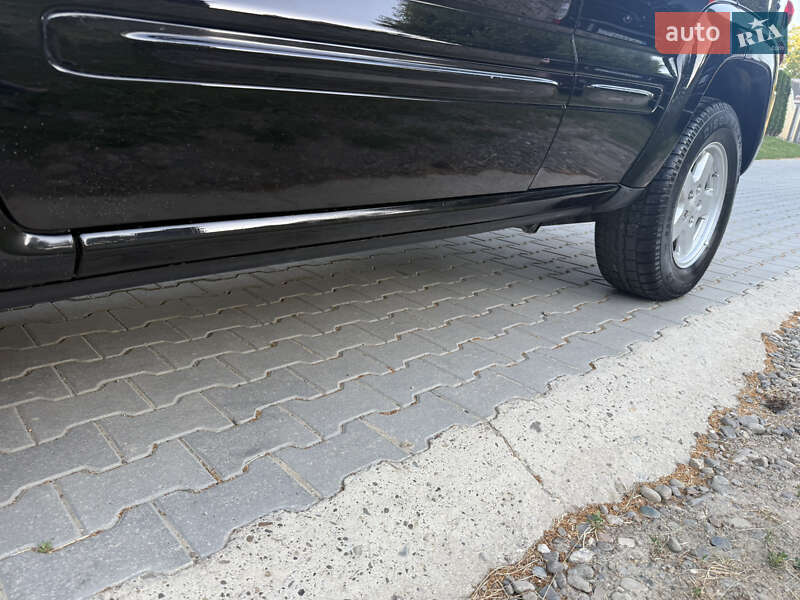 Позашляховик / Кросовер Jeep Cherokee 2003 в Чернівцях