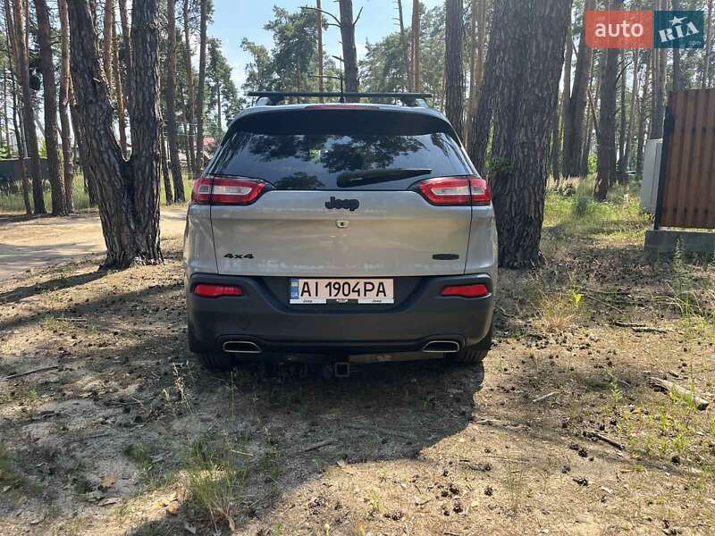 Внедорожник / Кроссовер Jeep Cherokee 2015 в Гостомеле