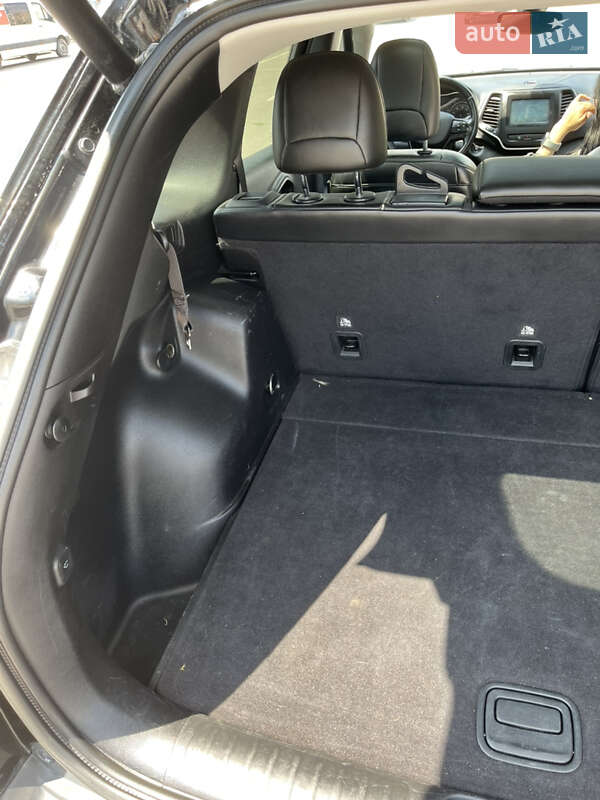 Внедорожник / Кроссовер Jeep Cherokee 2019 в Ивано-Франковске