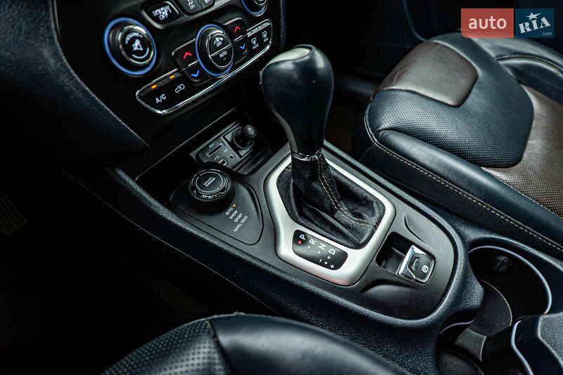 Внедорожник / Кроссовер Jeep Cherokee 2015 в Киеве фото 16 Внедорожник / Кроссовер Jeep Cherokee 2015 в Киеве