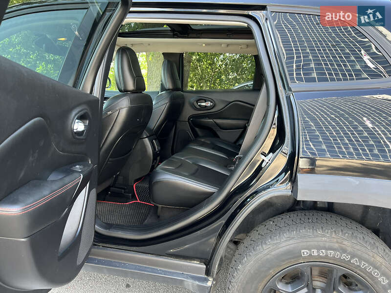 Позашляховик / Кросовер Jeep Cherokee 2021 в Києві