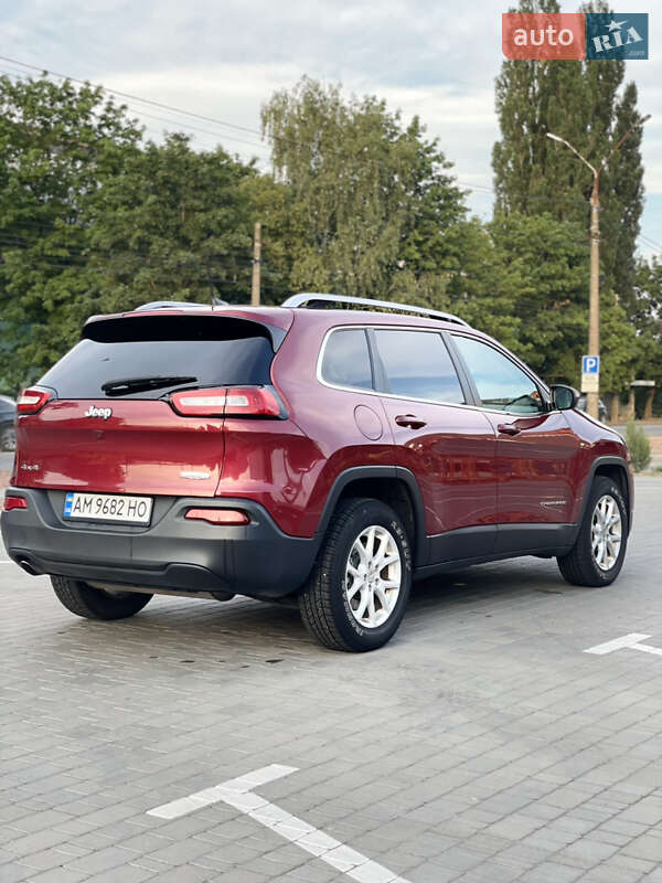 Внедорожник / Кроссовер Jeep Cherokee 2016 в Житомире