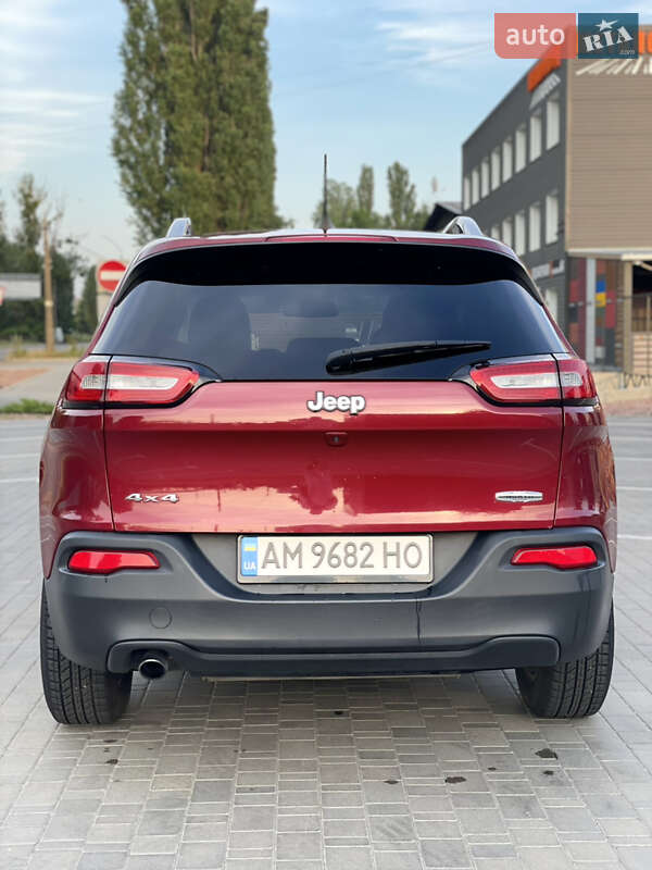 Внедорожник / Кроссовер Jeep Cherokee 2016 в Житомире