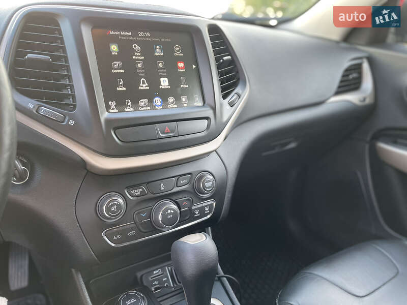 Внедорожник / Кроссовер Jeep Cherokee 2016 в Житомире