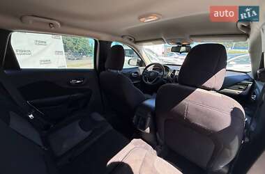 Внедорожник / Кроссовер Jeep Cherokee 2017 в 