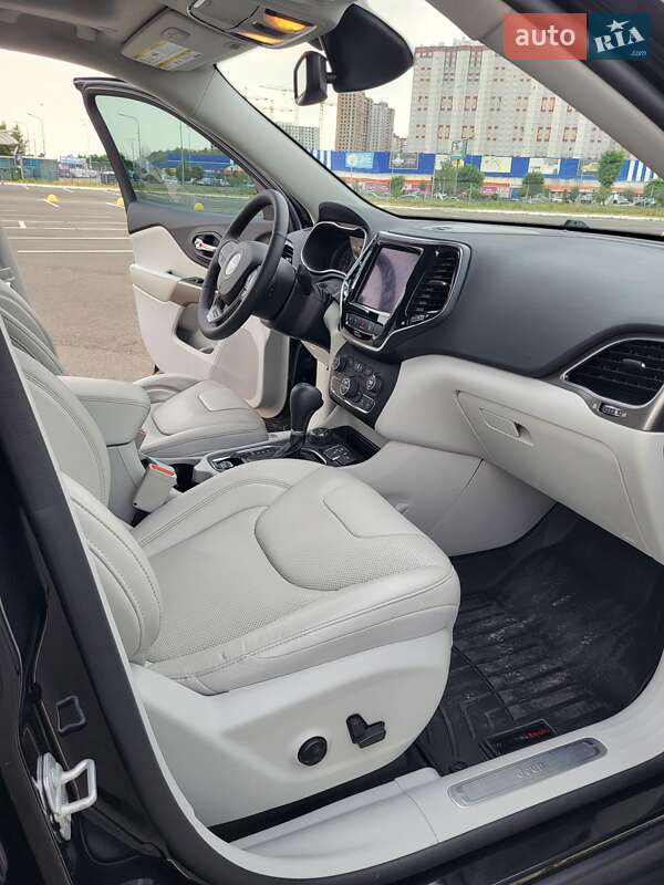 Позашляховик / Кросовер Jeep Cherokee 2021 в Києві