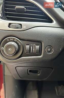 Внедорожник / Кроссовер Jeep Cherokee 2018 в 