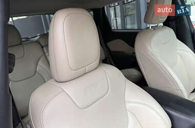 Внедорожник / Кроссовер Jeep Cherokee 2016 в 