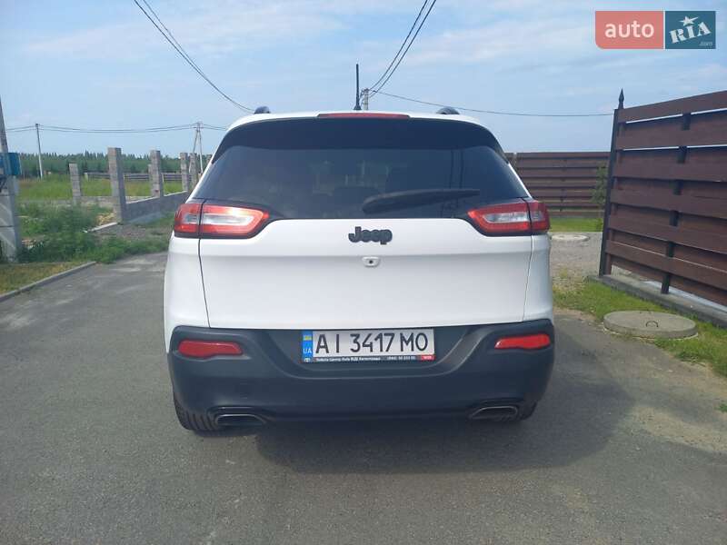 Внедорожник / Кроссовер Jeep Cherokee 2016 в Киеве